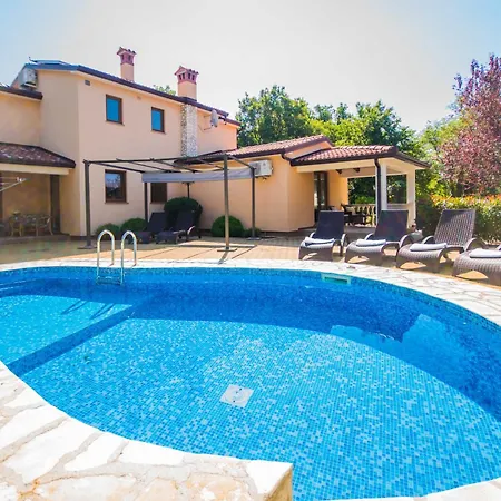 Brigita, A Beautiful Close To The Holiday home *