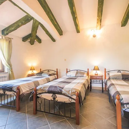 Brigita, A Beautiful Close To The Holiday home Veligolji